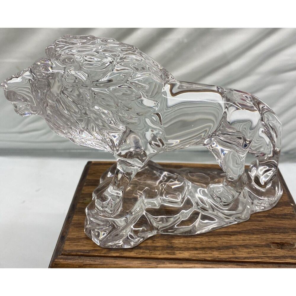Vintage Wonders of the Wild Collection Lead Crystal Lion Figurine 5" x 5"